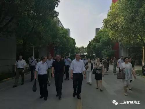 上海市经济信息化委领导莅临上海护理佳企业调研指导工作